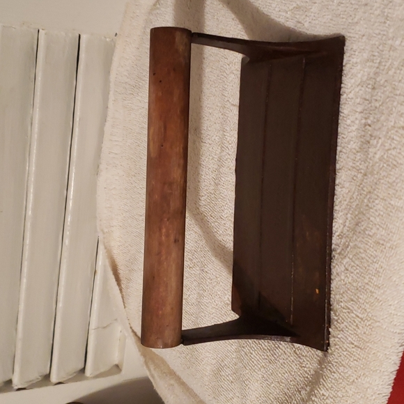 Cast Iron Bacon Press - Picture 4 of 7